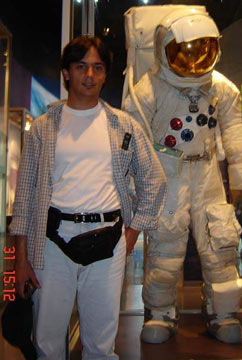 Amerikalı astronota oy kullanmanın inceliklerini anlattığım günün hatırası